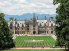 https://image.noelshack.com/fichiers/2019/34/5/1566578007-1200px-biltmore-estate-asheville-north-carolina.jpg