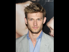 https://image.noelshack.com/fichiers/2019/42/4/1571328566-812060-alex-pettyfer-950x0-2.jpg