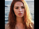 https://image.noelshack.com/fichiers/2019/45/5/1573232644-freya-mavor-la-jolie-rousse-qui-nous-fait-rever-dans-la-dame-dans-l-auto-avec-des-lunettes-et-un-fusil.jpg