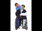 https://www.noelshack.com/2019-48-3-1574875390-9969750-photo-d-un-homme-blesse-dans-un-fauteuil-roulant-avec-une-infirmiere-de-le-pousser-isole-sur-un-fond-bl.jpg