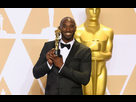 https://image.noelshack.com/fichiers/2020/05/1/1580102555-kobe-bryant-oscar-2018-696x442.jpg