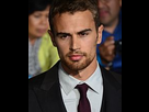 https://image.noelshack.com/fichiers/2020/09/1/1582573850-theo-james-march-18-2014-cropped.jpg