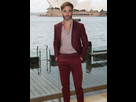 https://image.noelshack.com/fichiers/2020/15/4/1586453394-gq-chris-pine-suit-style-star-trek.jpg