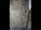 https://image.noelshack.com/fichiers/2020/16/3/1586981534-galerie-souterraine-avec-taureau-apis-sarcophage-vide-le-serapeum-saqqara-egypte-c1213-30-bc-artiste-nj-saunders-ddtdxh.jpg