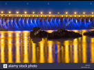 https://image.noelshack.com/fichiers/2020/17/2/1587475562-evening-view-of-dneproges-hydroelectric-dam-illuminated-in-blue-and-hpf4yh.jpg