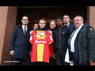 https://image.noelshack.com/fichiers/2020/18/2/1588085493-emmanuel-macron-jacqueline-maquet-rc-lens.jpg