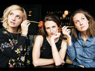 https://image.noelshack.com/fichiers/2020/20/5/1589497511-23-40-48-noemie-saglio-camille-cottin-et-eloise-lang.jpg