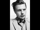 https://image.noelshack.com/fichiers/2020/21/4/1590014693-michael-pitt.jpg