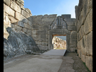 https://image.noelshack.com/fichiers/2020/22/4/1590671921-1110px-lions-gate-mycenae.jpg