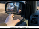 https://image.noelshack.com/fichiers/2020/23/1/1591043931-close-up-driver-man-holding-260nw-1364692139.jpg