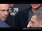 https://image.noelshack.com/minis/2020/23/6/1591406085-rogan-look.png