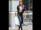 https://image.noelshack.com/fichiers/2020/23/7/1591532849-pourquoi-elle-est-bien-le-look-off-duty-de-kaia-gerber.jpg