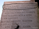 https://image.noelshack.com/minis/2020/32/3/1596662775-georgia-guidestones-top-commandments.png