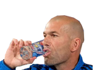 https://image.noelshack.com/fichiers/2020/32/7/1596976851-zidane-boire.png