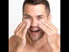https://image.noelshack.com/fichiers/2020/51/6/1608392519-gros-plan-homme-nettoyage-sien-figure-coton-pad-sourire-23-2148213297.jpg