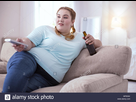 https://image.noelshack.com/fichiers/2021/02/2/1610449117-jeune-femme-obese-couche-sur-la-table-mf60ak.jpg