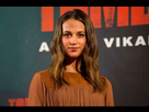 https://image.noelshack.com/fichiers/2021/02/2/1610456791-comment-alicia-vikander-est-devenue-lara-croft.jpg