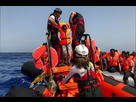 https://image.noelshack.com/fichiers/2021/07/7/1613913879-sauvetage-migrants-locean-viking-affrete-sos-mediterranee-medecins-frontieres-9-0.jpg