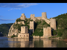 https://image.noelshack.com/fichiers/2021/10/5/1615579355-golubac-fortress-serbia-65673125.jpg