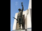 https://image.noelshack.com/fichiers/2021/10/5/1615583273-800px-monument-of-the-martyrs-06-algiers.jpg