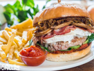 https://image.noelshack.com/fichiers/2021/16/6/1619285846-burger-maison-au-fromage-de-chevre-poitrine-et-confit-d-oignon-640x480.jpg