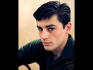 https://image.noelshack.com/fichiers/2021/17/1/1619388781-alain-delon-color-photo-1-56c6cd8ac3f2cf67fa023e3fcb766bb0.jpg