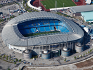 https://image.noelshack.com/fichiers/2021/17/7/1619956948-city-of-manchester-stadium-aerial-54608.jpg