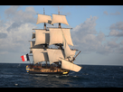 https://image.noelshack.com/fichiers/2021/18/4/1620304331-l-hermione-toutes-voiles-dehors-20458559311.jpg