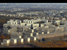 https://image.noelshack.com/fichiers/2021/21/3/1621994013-1123799-vue-aerienne-d-une-serie-de-hlm-a-l-ouest-de-paris.jpg