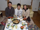 https://image.noelshack.com/fichiers/2021/24/1/1623705688-famille-repas-japon-from-tokyotime-blogspot-be.jpg