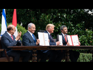 https://image.noelshack.com/fichiers/2021/24/6/1624104563-president-trump-and-the-first-lady-participate-in-an-abraham-accords-signing-ceremony-50345630003.jpg