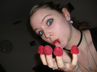 https://image.noelshack.com/fichiers/2021/25/2/1624320642-mmmmh-raspberries-by-lilithiana-d25iuo3-fullview.jpg