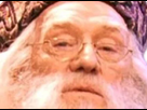 https://image.noelshack.com/fichiers/2021/26/4/1625165523-dumbledoreregardzoom.png