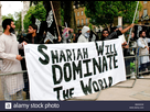 https://image.noelshack.com/fichiers/2021/26/5/1625238315-sharia-law-demonstrators-whitehall-london-uk-20th-june-2010-bmx0cw.jpg