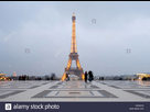 https://image.noelshack.com/fichiers/2021/29/6/1627128932-tour-eiffel-et-la-place-du-trocadero-a-la-soiree-paris-france-dkgg1n.jpg