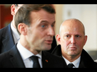 https://image.noelshack.com/fichiers/2021/31/3/1628029374-jerome-salomon-et-emmanuel-macron-visitant-un-ehpad-dans-5110281.jpg