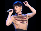 https://image.noelshack.com/fichiers/2021/31/6/1628329563-lily-allen-fiere-de-ses-seins.jpg