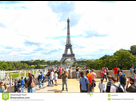 https://image.noelshack.com/fichiers/2021/33/7/1629646269-les-touristes-apprecient-a-tour-eiffel-paris-48199076.jpg