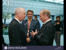 https://image.noelshack.com/fichiers/2021/37/3/1631734181-le-president-du-forum-economique-mondial-de-davos-klaus-schwab-le-president-russe-vladimir-poutine-de-gauche-a-droite-et-d-avant-plan-b9825b.jpg