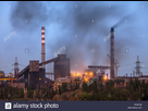 https://image.noelshack.com/fichiers/2021/37/7/1632073380-l-industrie-lourde-la-pollution-de-l-image-usine-metallurgique-de-cheminee-de-fumee-pew736.jpg