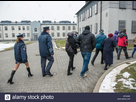 https://image.noelshack.com/fichiers/2021/39/7/1633254550-warsaw-poland-7th-february-2015-wardens-and-people-visits-prison-during-efnx9k.jpg