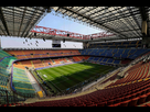 https://image.noelshack.com/fichiers/2021/40/3/1633544697-stadio-san-siro-vuoto-0.jpg