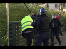 https://image.noelshack.com/fichiers/2021/45/7/1636853757-le-policier-est-arrive-dans-le-dos-du-jeune-homme-en-lui-assenant-un-violent-coup-de-matraque-capture-d-ecran-media-25-radio-bip-1554079194.jpg