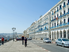 https://image.noelshack.com/fichiers/2021/49/6/1639249266-facades-blanches-d-alger.jpg