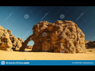 https://image.noelshack.com/fichiers/2022/02/2/1641933608-formation-de-roche-abstraite-a-l-elephant-tikoubaouine-aka-en-parc-national-najjer-tassili-algerie-tegharghart-140769168.jpg