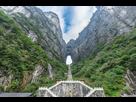 https://image.noelshack.com/fichiers/2022/03/4/1642706665-heaven-s-gate-tianmen-mountain-national-park-zhangjiajie-china-56199-79.jpg