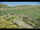 https://image.noelshack.com/fichiers/2022/03/6/1642868814-gamsotl-dagestan-abandoned-mountain-village-big-formation-background-russia-224192576.jpg