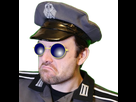 https://image.noelshack.com/fichiers/2022/09/2/1646150533-jdg-officier-pas-nazi-lunettes-elton-john.png