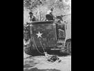 https://image.noelshack.com/fichiers/2022/10/7/1647132622-10-american-soldiers-dragging-viet-cong.jpg