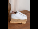 https://image.noelshack.com/fichiers/2022/12/2/1647942690-ps-camille-version-homme-sneakers-blanc-vieux-rose-femme-fw20-pdb-1-2.jpg